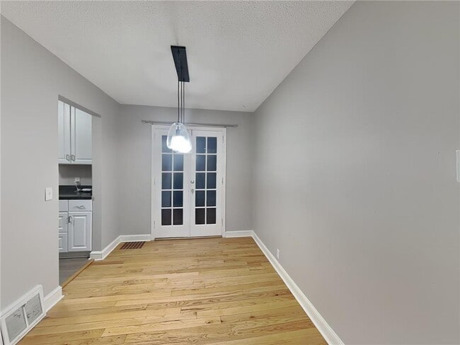 Building Photo - 2942 Zenith Ave N