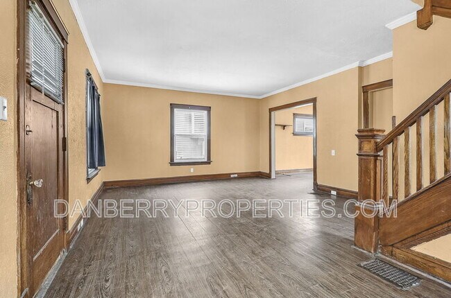 Foto del edificio - 2416 Lawton Ave
