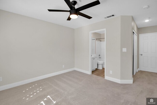 Foto del edificio - 336 W Summerfield Cir