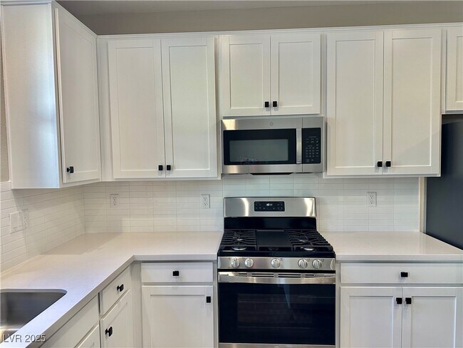Building Photo - 6551 Dove Pt Pl