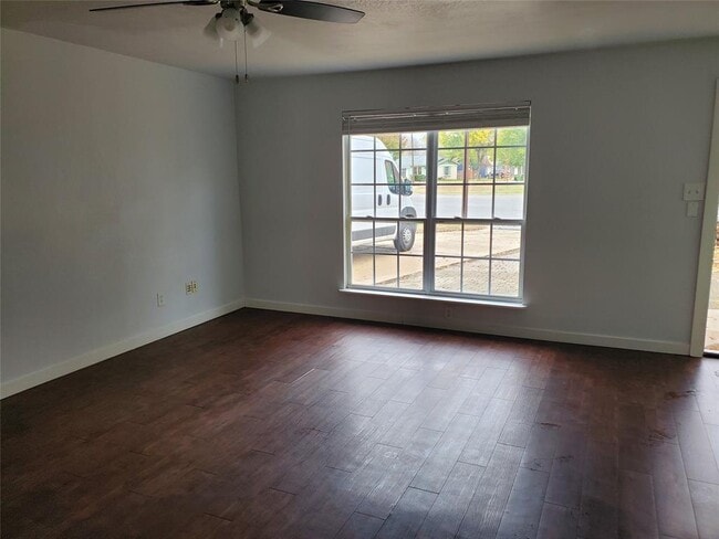 Building Photo - 807 Fernwood Cove