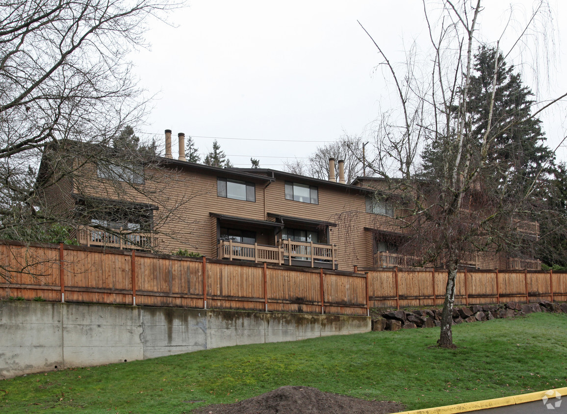 Foto del edificio - BEAR CREEK APARTMENTS