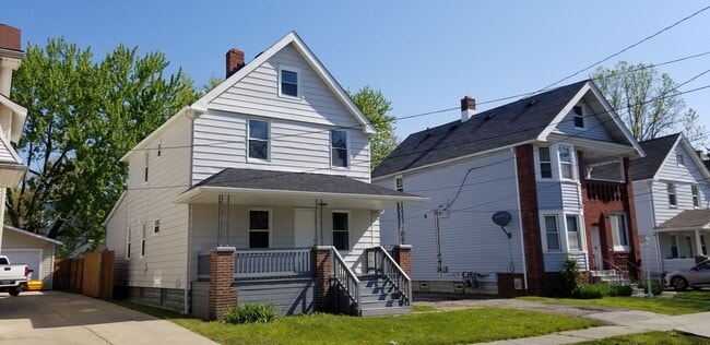 Building Photo - Old Brooklyn - 4 Bedroom Single Family Home