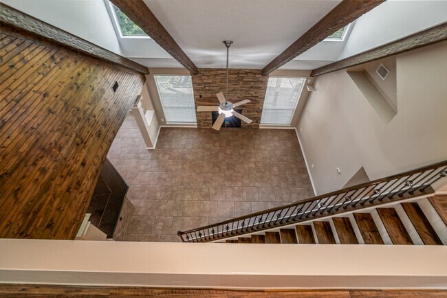 Building Photo - 23106 Willow Canyon Dr