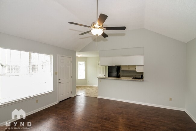 Building Photo - 6354 Amanda Oaks Cir N