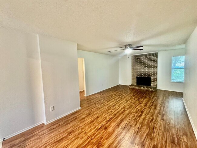 Building Photo - 5105 Purple Sage Dr