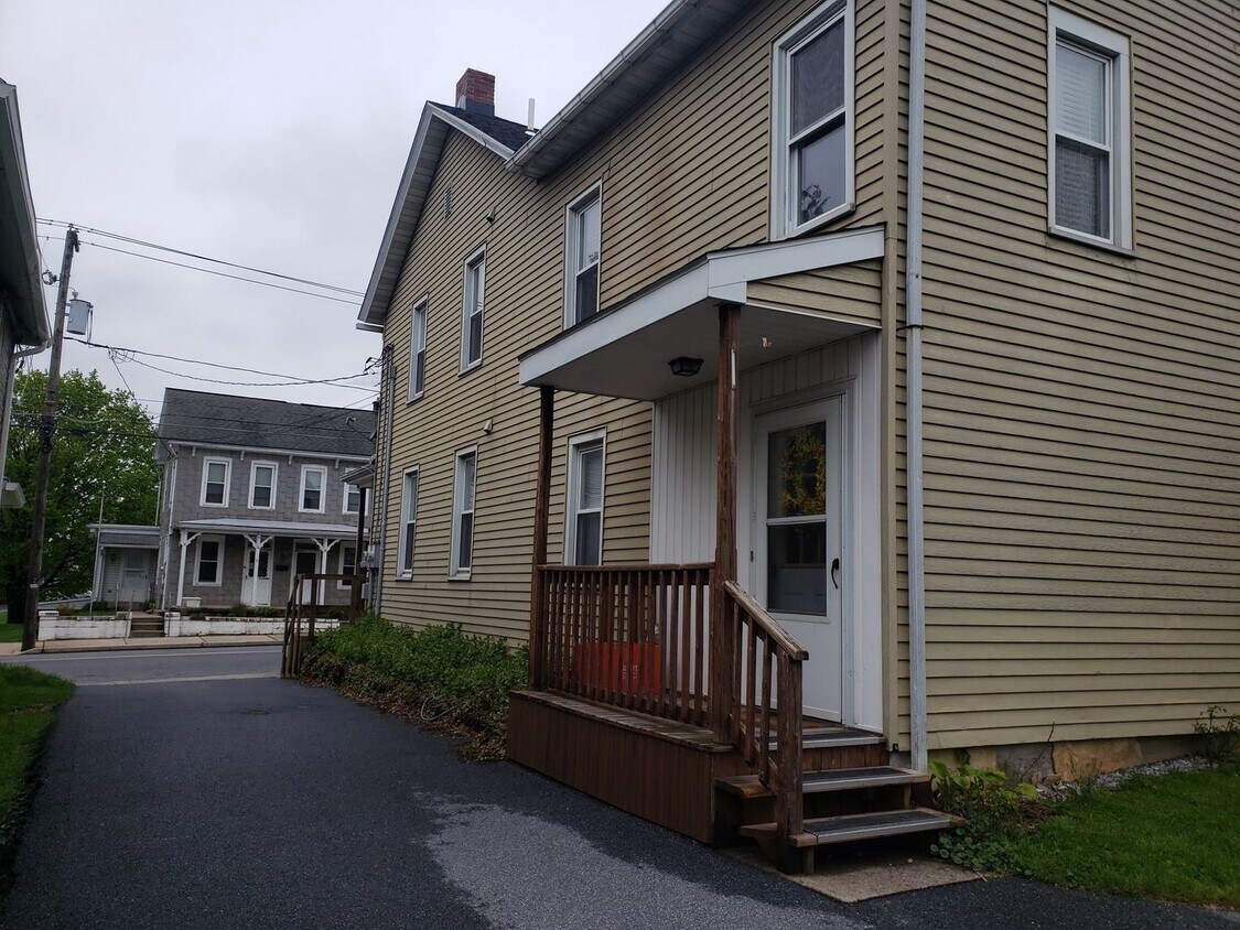 Primary Photo - 27-29 S 11th St