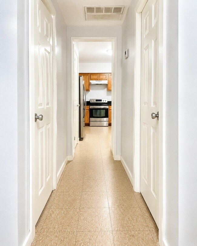 Foto del edificio - 2204 Hutchins St