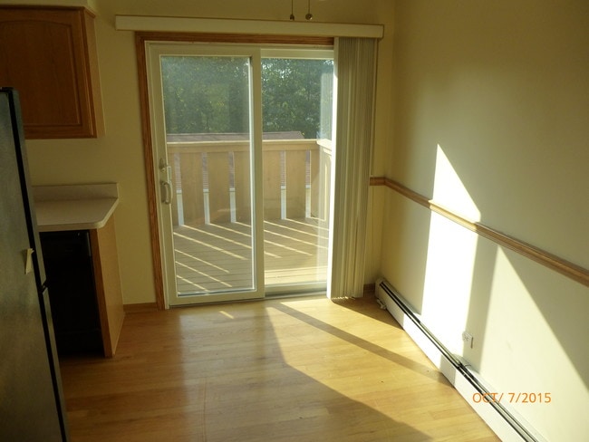 Building Photo - 8320 Oak Leaf Dr