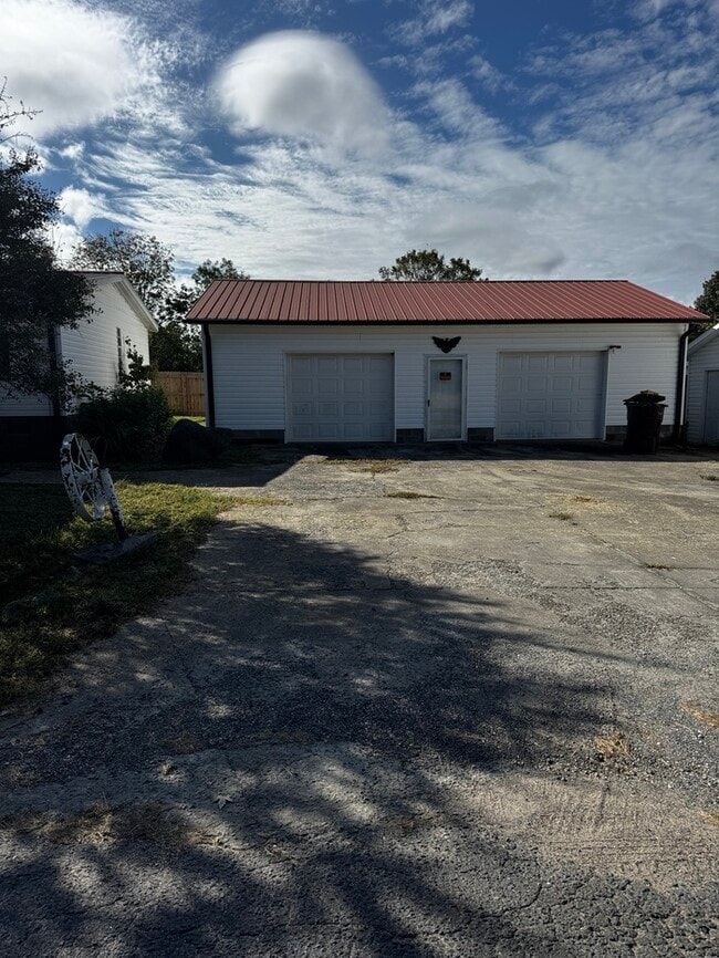 Building Photo - 5667 Turner Dr