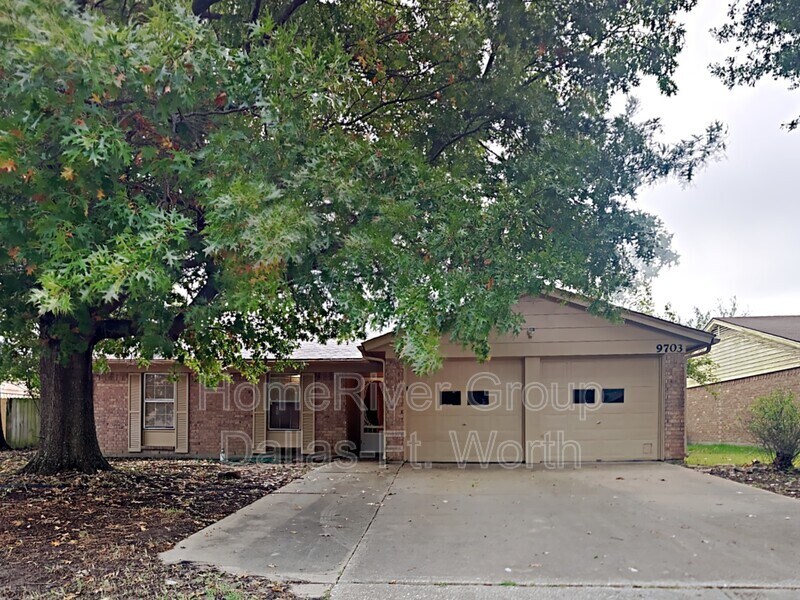Foto principal - 9703 La Rochelle Dr