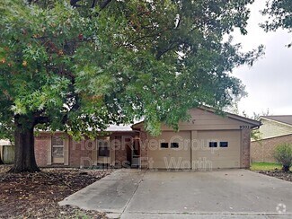 Building Photo - 9703 La Rochelle Dr