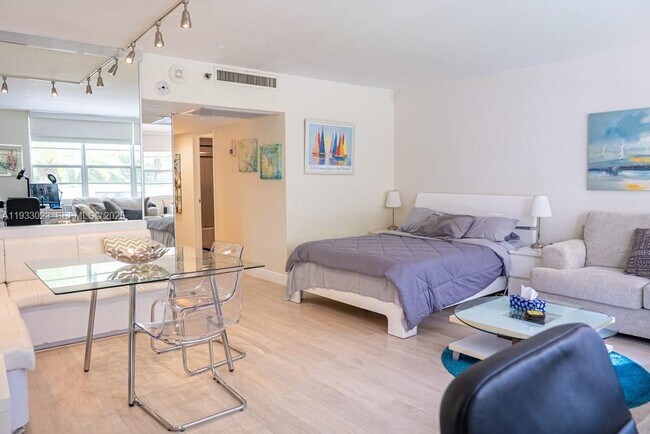 Foto del edificio - 100 Lincoln Rd