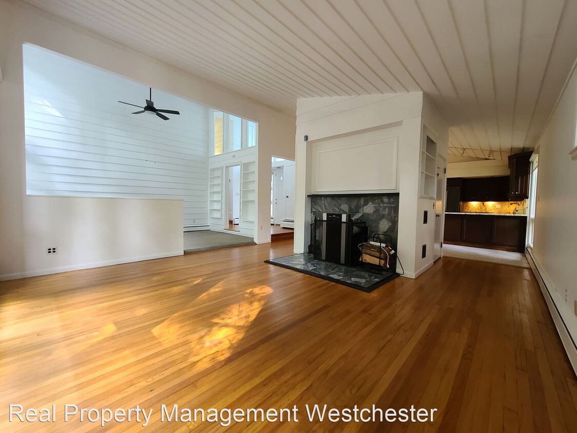 Primary Photo - 4 br, 2.5 bath House - 4 Cedar Lane