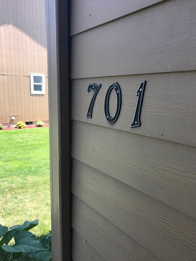 (SAM 15) 3 bedroom and 1.5 Bathroom duplex - (SAM 15) 3 bedroom and 1.5 Bathroom duplex