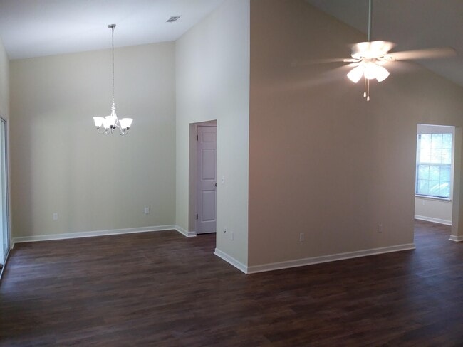 Building Photo - 1608 Akridge Dr