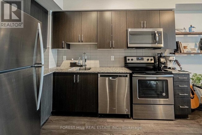 Photo du bâtiment - 3700 Hwy 7 W