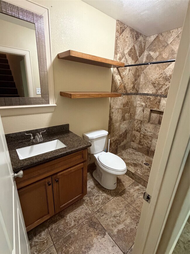 Foto del edificio - 1310 Bayou Shore Dr