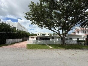 Building Photo - 245 189th Terrace