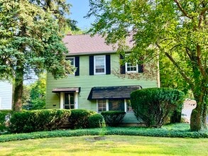 Building Photo - 2463 Derbyshire Rd