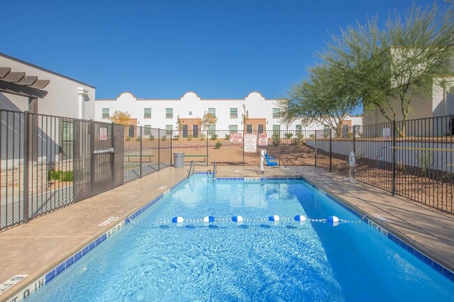 Foto del edificio - Corona Del Valle Apartments