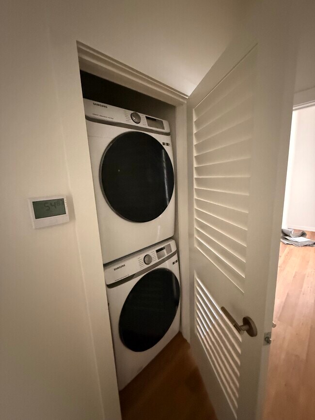 Foto del edificio - 1387 Oak St