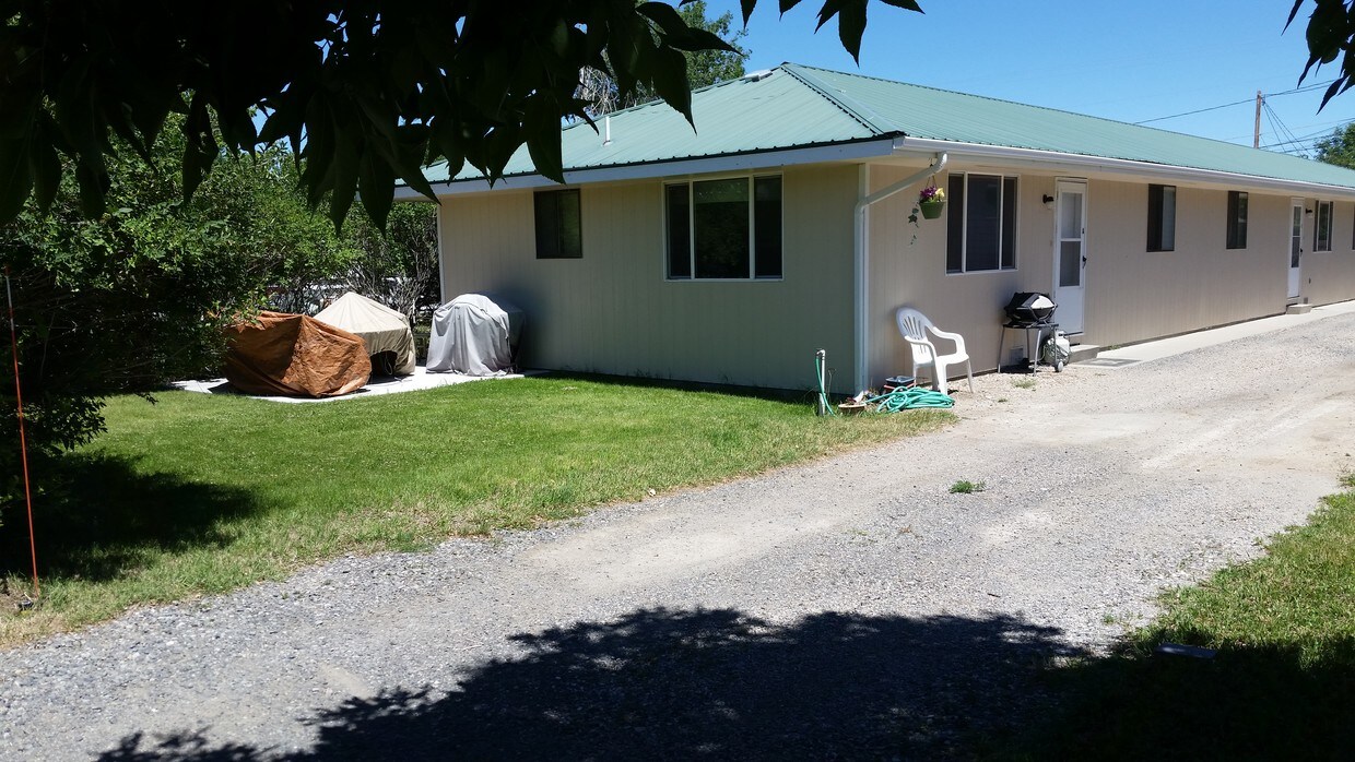 1626 18th St Unit B, Cody, WY 82414 Apartment for Rent in Cody, WY