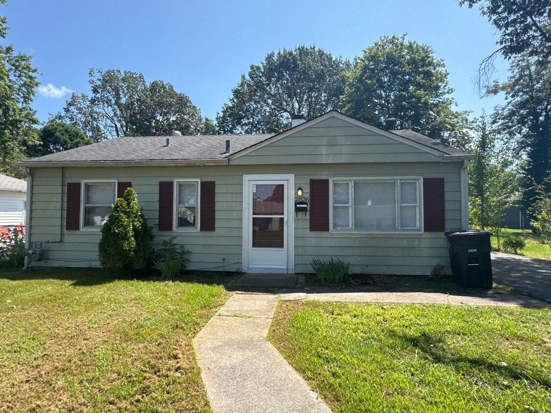 Primary Photo - 3 bedroom house in Paducah