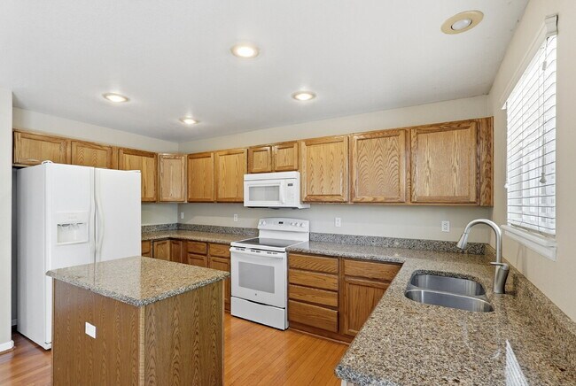 Building Photo - $2,740.95- 4 Bed, 2.5 Bath Home in Broomfield with Fenced-in Yard and Central A/C!