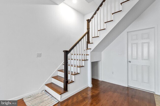 Building Photo - 1701 S 19th St