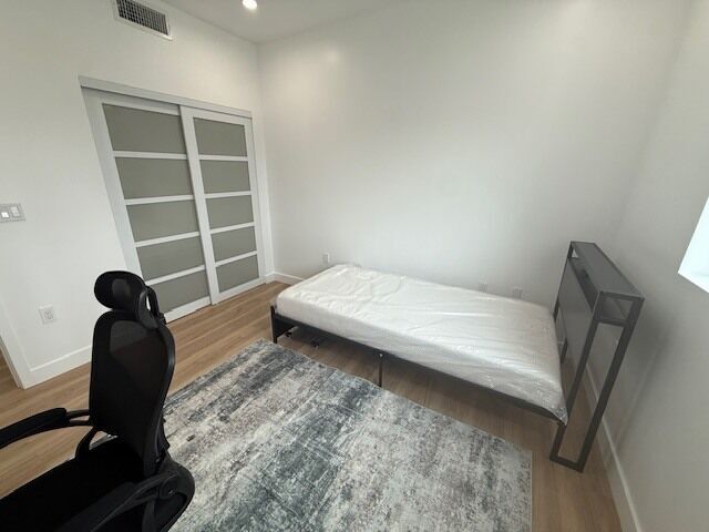 Building Photo - 1200 W 37th Dr