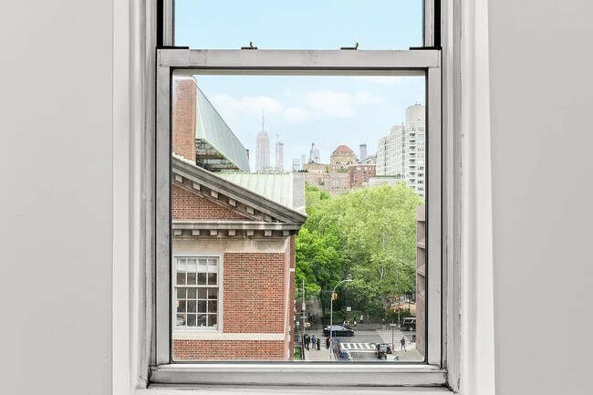 Foto del edificio - 240 Sullivan St