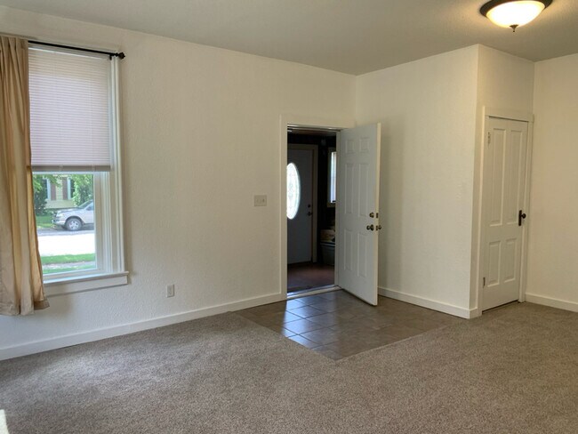 Foto del edificio - 415 S Elm Ave