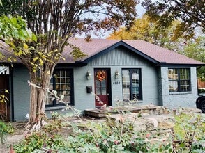 Building Photo - 4902 W Mockingbird Ln