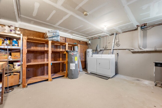 Building Photo - 50 Crystal Ln