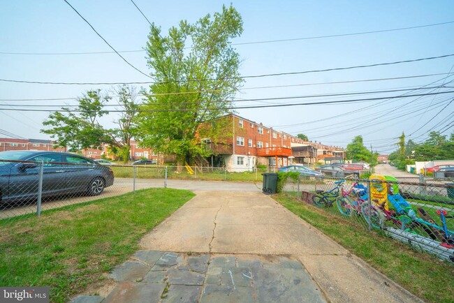 Building Photo - 1106 Linden Ave