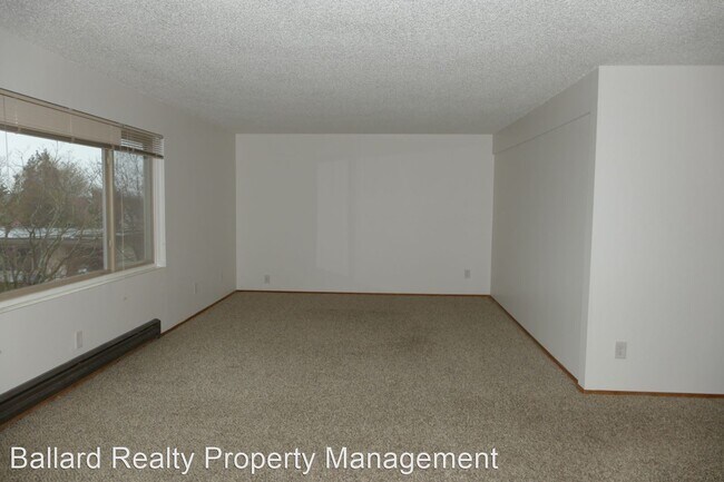 Building Photo - 2 br, 1 bath House - 4207 Phinney Ave N #204