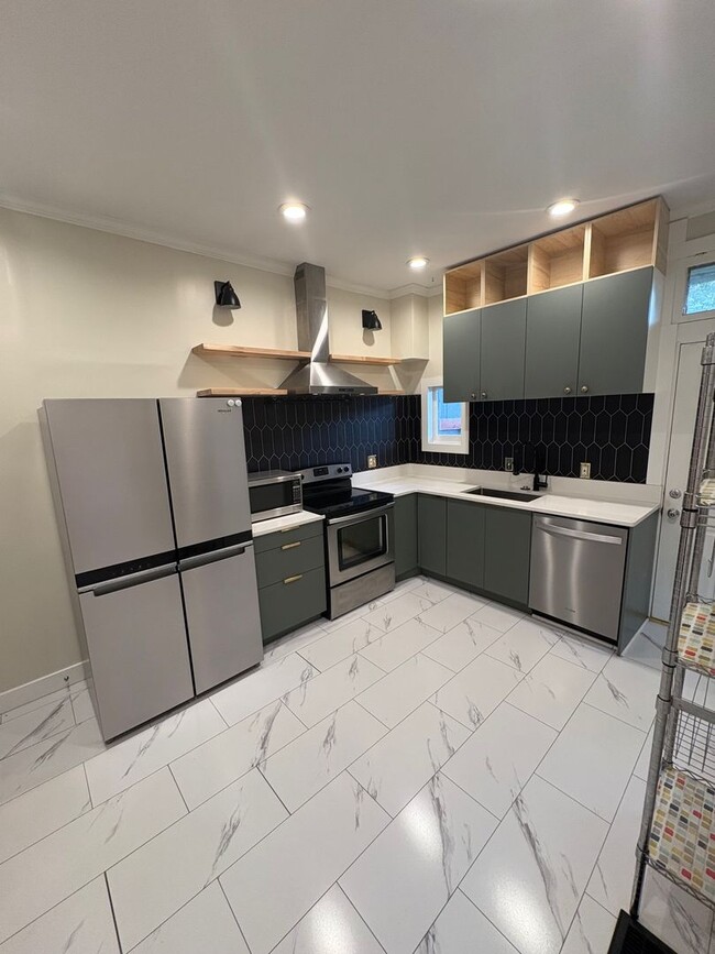 Building Photo - Beautiful 3 Bedroom on Susquehanna