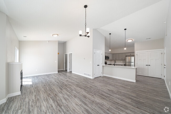 2BR, 2BA - 1,240SF - Vaulted - Dining Room - Empire Chateaus
