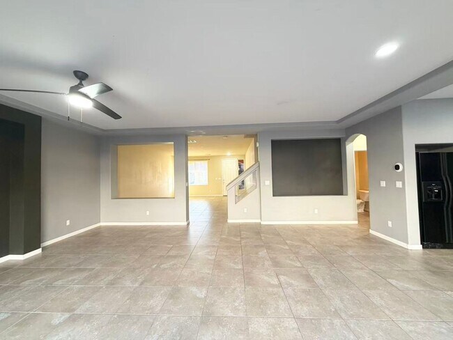 Building Photo - Spacious 5-Bed, 2.5-Bath Las Vegas Home with Granite Kitchen & Garage
