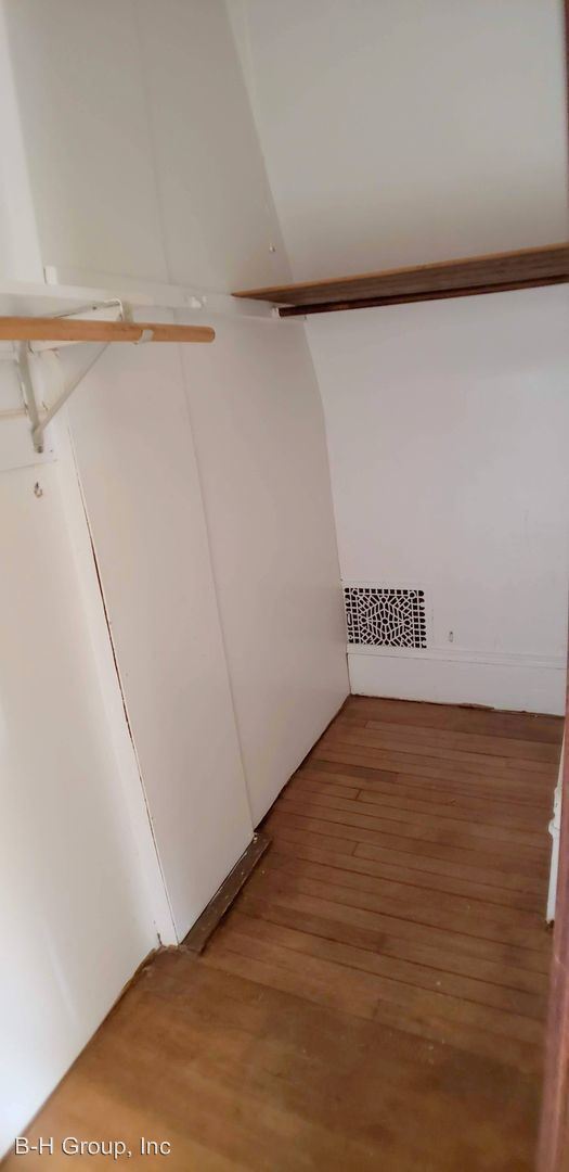 Building Photo - 5918 8th Ave