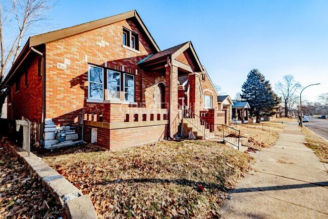 Building Photo - 3315 Osage St