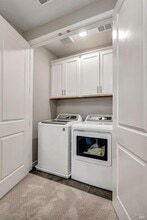 Building Photo - 327 Pear Tree Ln