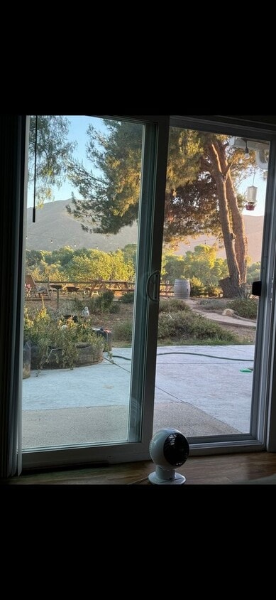 Building Photo - VIEWS VIEWS VIEWS