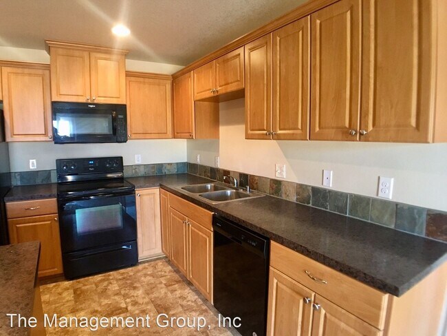 Building Photo - 3 br, 2.5 bath House - 6202 NE 70th Court