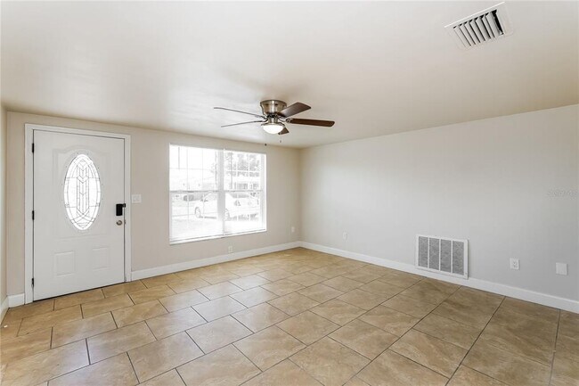 Foto del edificio - 7625 Ilex Dr