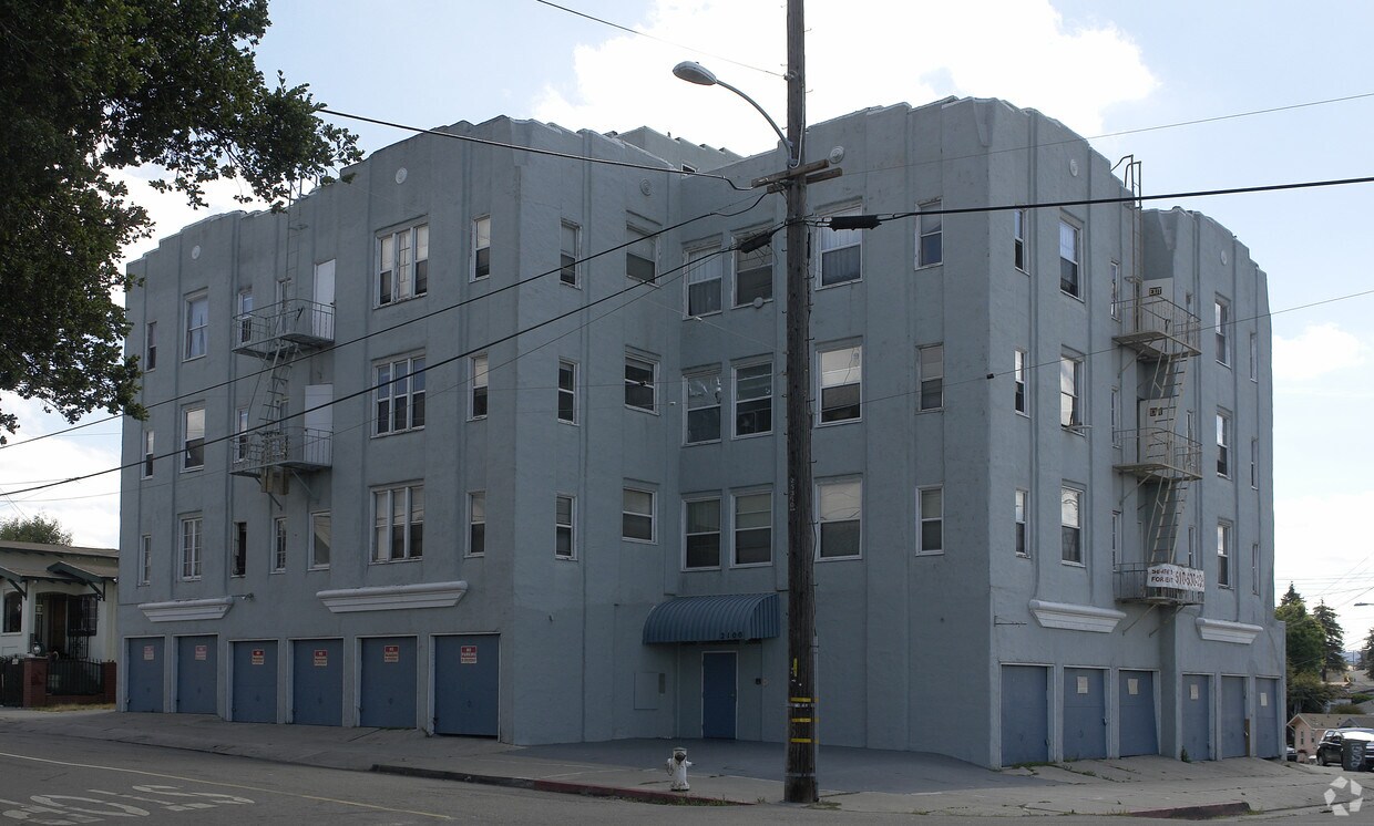 Foto del edificio - Fairfax Apartments