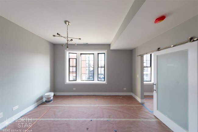 Building Photo - 1 br, 1 bath Apartment - 2008 W Armitage Ave