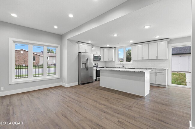 Foto del edificio - 2836 E 15th St