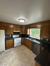 Building Photo - 1305 N Meridian Rd